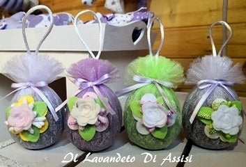 Uova di Pasqua con lavanda