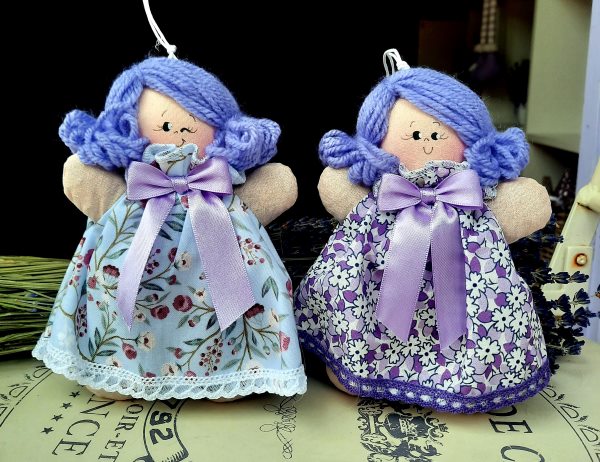 bambole in stoffa, bambole di pezza, bambole di una volta, bambole profumate, idee regalo Natale, idee regalo Lavanda idee regalo Natale con lavanda, prodotti alla lavanda, articoli da regalo alla lavanda, articoli da regalo profumati