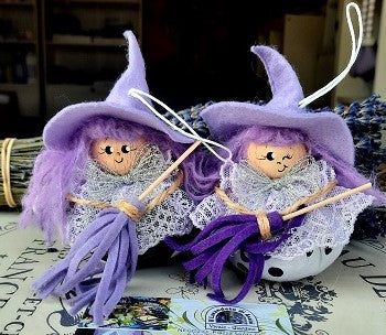 Befana da regalare, calza della Befana, regalare una befana, befana handmade, befana simpatica, befana carina, befana con la scopa, befana con cappello. Idee regalo per Epifania. Cosa regalare per l' Epifania. Regali per la befana