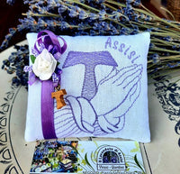 Bomboniera religiosa, bomboniere religiose, bomboniera Francescana, arte sacra, cuscino lavanda ricamato Tao Bomboniera per bambino e per bambina. Bomboniera con lavanda. La nostra è bomboniera utile. Bomboniere significative, bomboniere con croce. Bomboniere per Prima Comunioni utili, bomboniere per Cresima Utili, bomboniere economiche