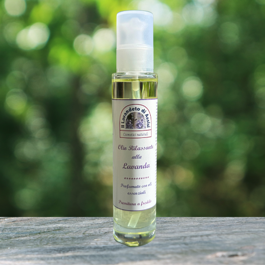L'olio corpo rilassante alla lavanda è un trattamento sensoriale che promuove il relax e il benessere. La delicata essenza della lavanda avvolge la pelle in un profumo calmante, offrendo un momento di distensione e tranquillità.