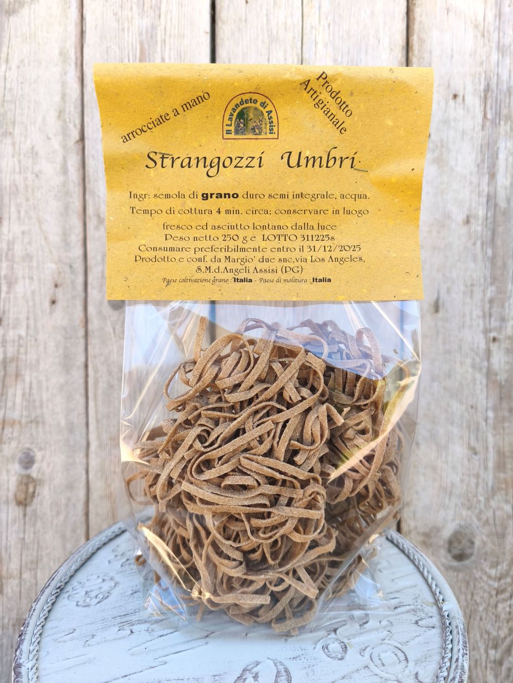 Pasta artigianale di grano duro antico, Strangozzi grano antico duro, strangozzi vendita online, strangozzi Umbri, strangozzi artigianali, strangozzi vendita online