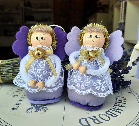 Angelo Natalizio, angelo fatto a mano. Regalare un angelo per Natale, Angelo in tessuto, angelo per cameretta, Angioletto pieno di fiori di lavanda in stoffa lilla e con dettagli oro. Ideale come regalino natalizio e come bomboniera. Angelo per albero di Natale
