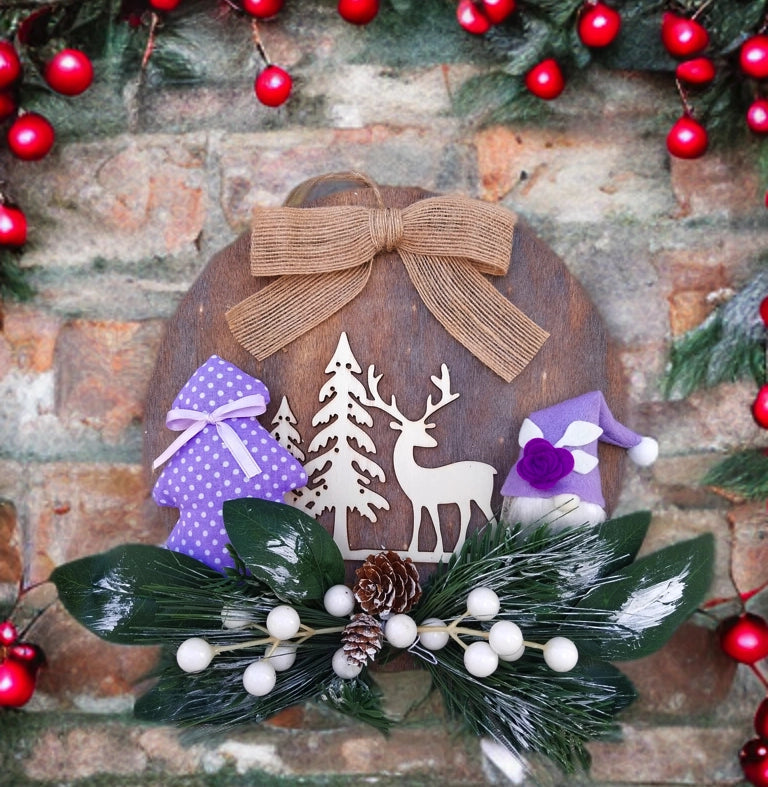 Ghirlanda natalizia in legno con albero e gnomo pieni di lavanda