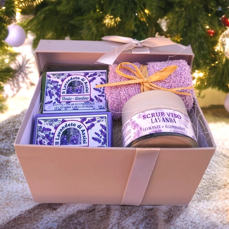 Gift box regali di Natale per donna con scrub viso, saponette e lavetta alla lavanda