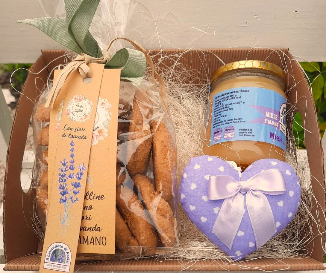 cosa regalare insieme al miele, confezione regalo miele, miele da regalare a Natale, idee regalo ecosostenibili, cesto con prodotti vegetariani, idee regalo da mangiare, idee regalo di Natale per tutti, cosa regalare di originale a Natale. cesto natalizio 2024