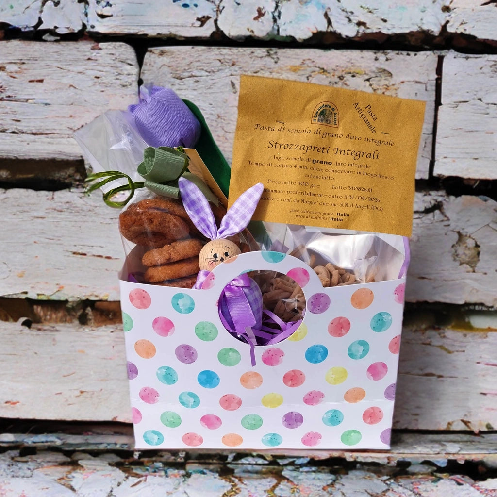 confezione regalo pasqua con coniglietto decorativo pasta integrale e biscotti regalo pasqua per adulti