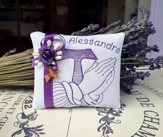 Cuscino con lavanda personalizzato con tau e nome, bomboniera Comunione e Cresima