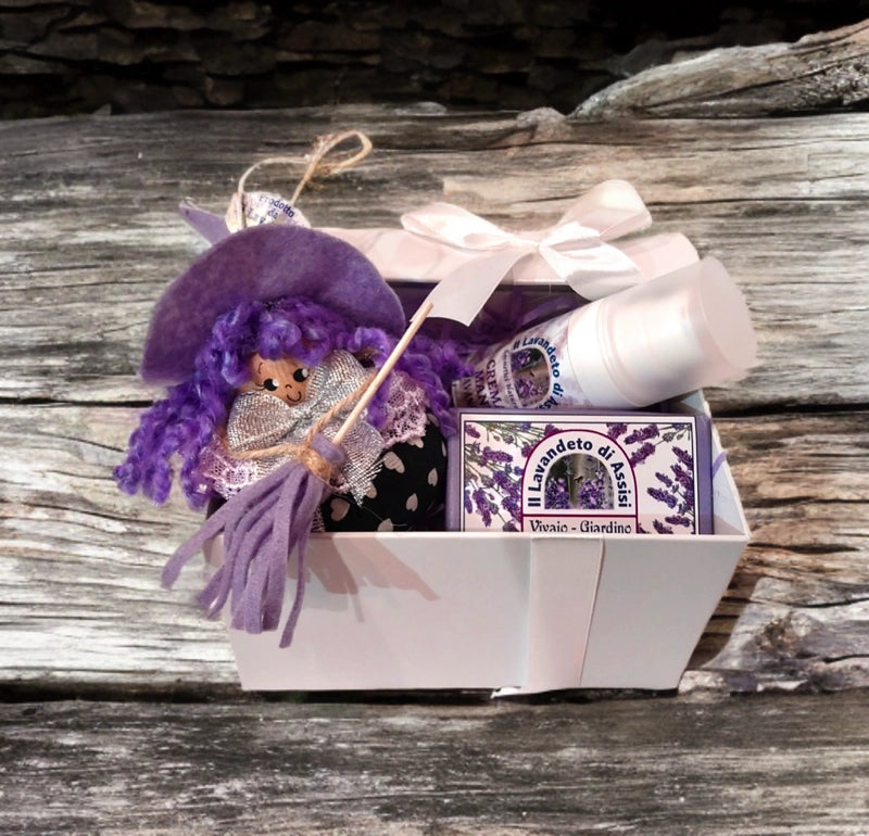 regalo befana per lei confezione con befana alla lavanda crema mani saponetta idea regalo epifania donna artigianale