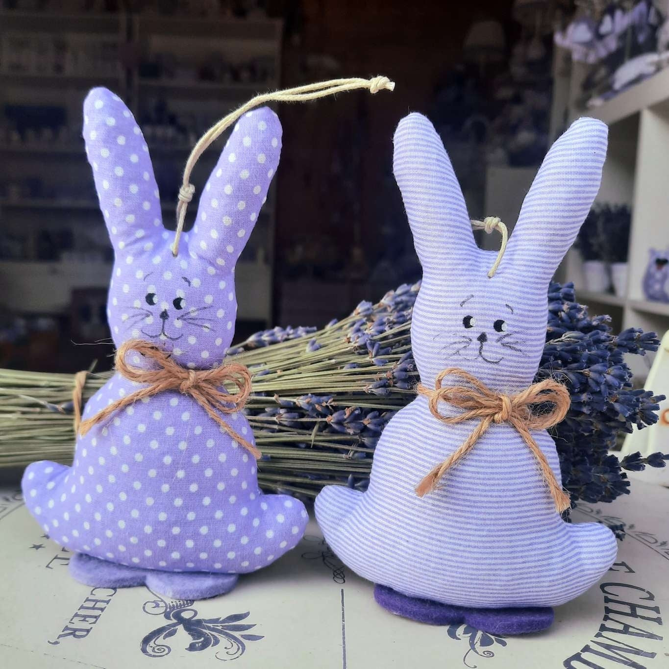 coniglio in stoffa, coniglietto in stoffa, coniglio per bomboniere, sacchetti lavanda a forma di coniglio, idee regalo originali, idee regalo fatte a mano, idee regalo Pasqua, prodotti alla lavanda vendita online 